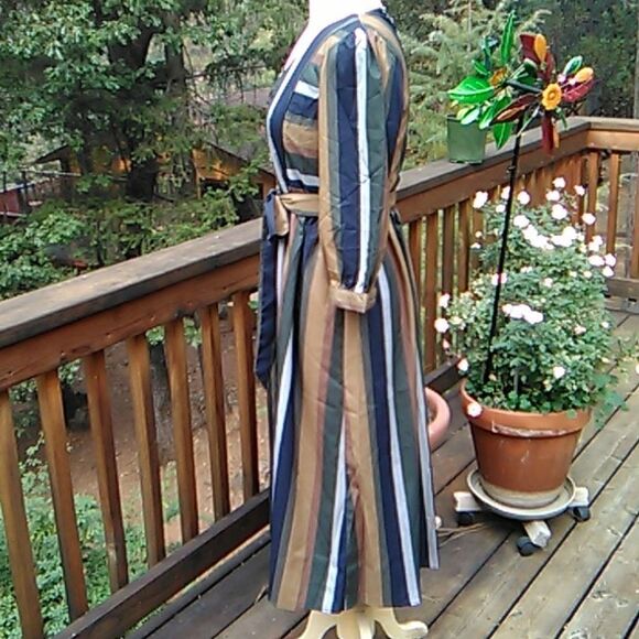 NWT Cufn Basic Striped Midi Dress - Picture 3 of 13